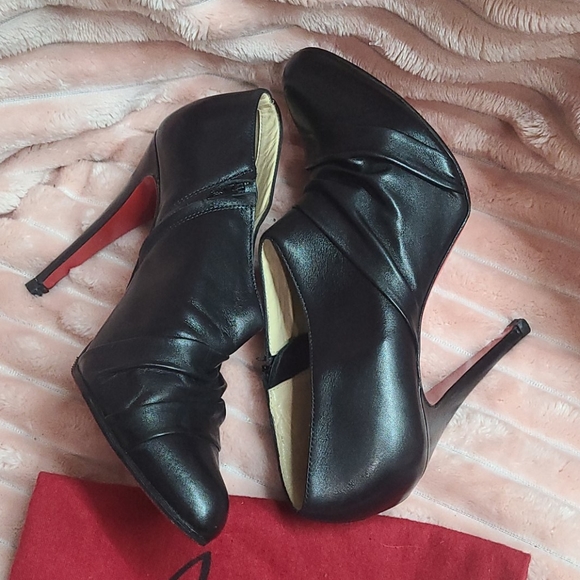 CHRISTIAN LOUBOUTIN VINTAGE BOOTIES - Picture 7 of 9
